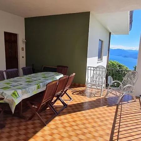 Apartment Casabelvederestresa Apt 3 *