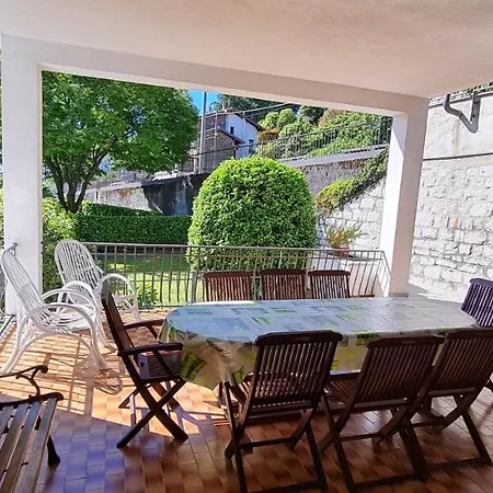 Casabelvederestresa Apt 3 *