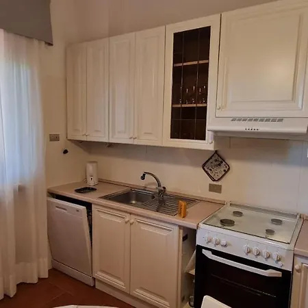 Casabelvederestresa Apt 3 *
