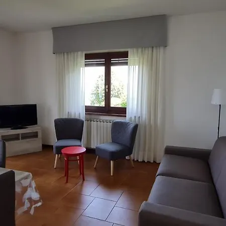 Casabelvederestresa Apt 3