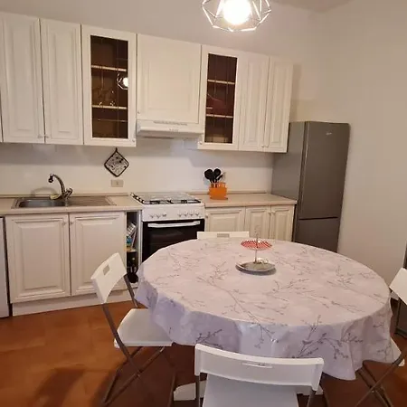 Casabelvederestresa Apt 3 Apartment *